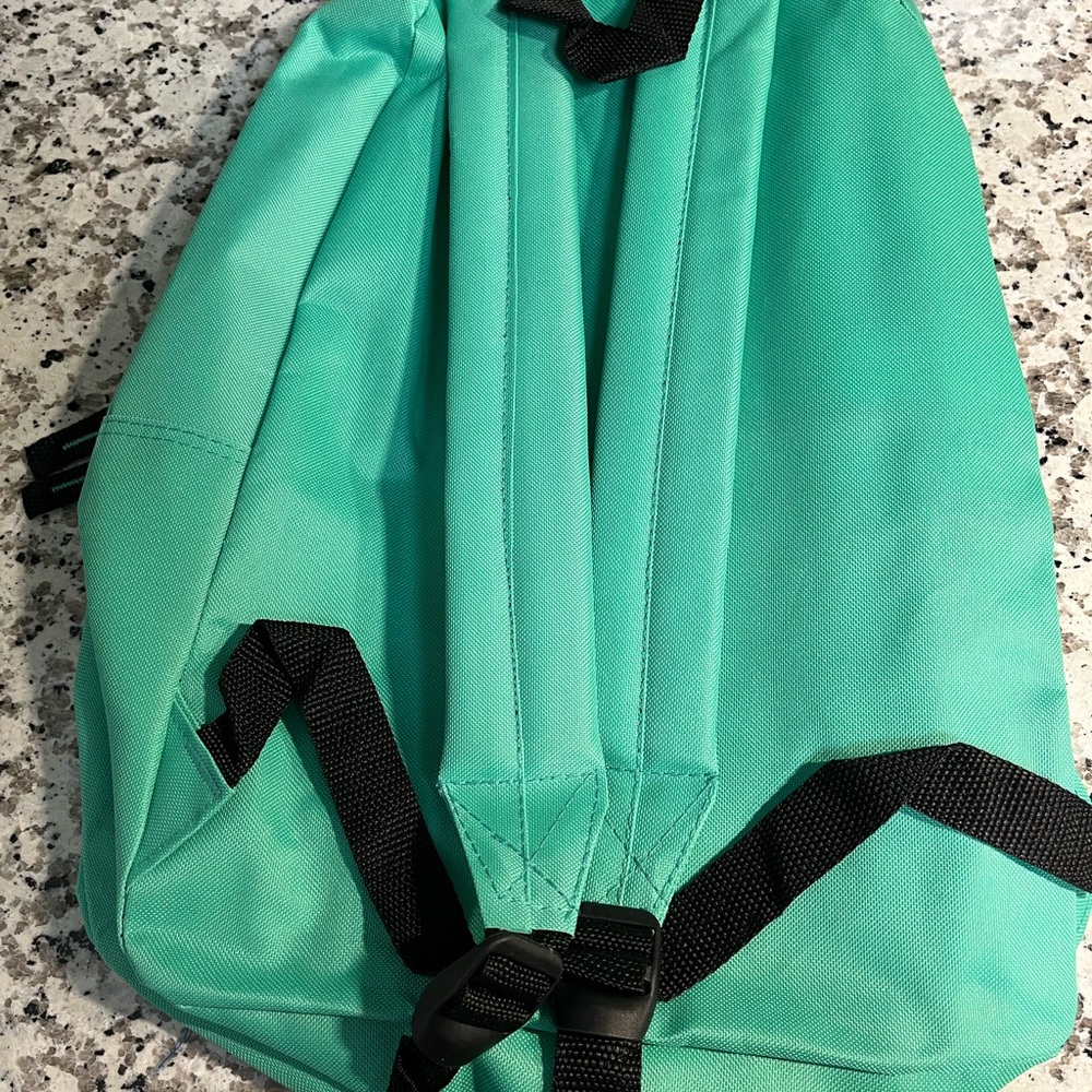 3 Backpacks - Picture 5 of 13